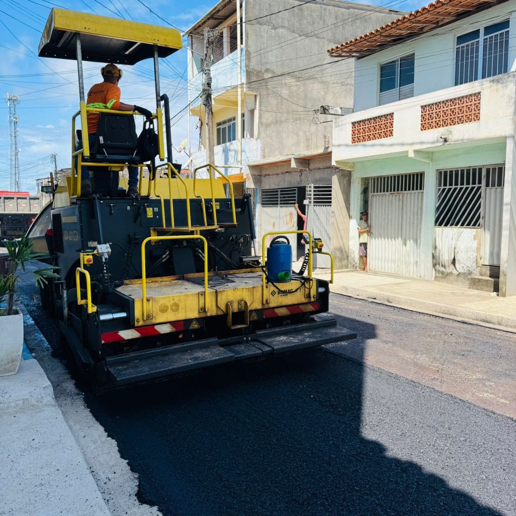 Asfaltamento da Rua da Liberdade no Teotônio Vilela finalmente é realizado