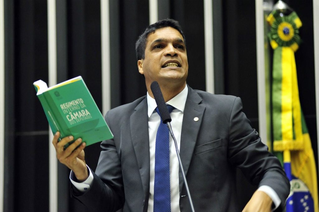 Cabo Daciolo anuncia pré-candidatura à Presidência e promete “transformar a Colônia em Nação Brasileira”