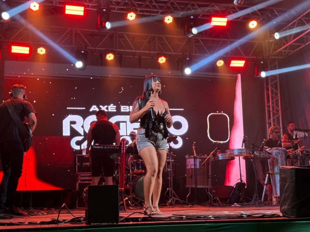 Cultura popular é destaque na segunda noite do Carnaval de Ilhéus 2026