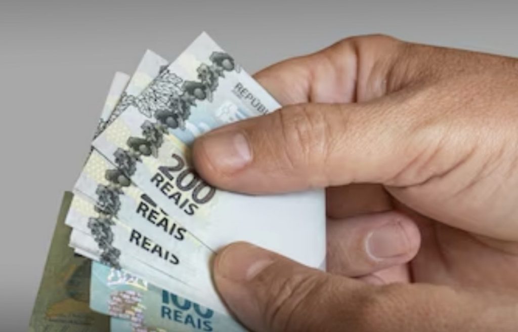 BAHIA AMARGA O CHOQUE DE TER O SEGUNDO PIOR SALÁRIO DO BRASIL