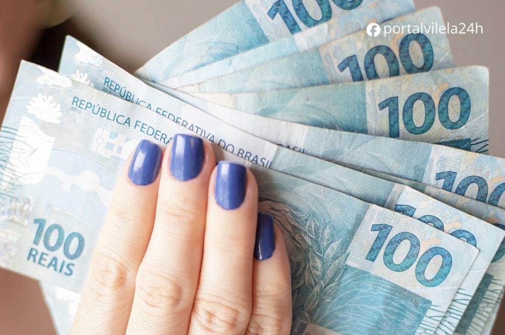 ECONOMIA PROJETO PREVÊ SALÁRIO MÍNIMO PARA ESTAGIÁRIOS EM TODO O BRASIL E GERA DEBATE SOBRE IMPACTOS