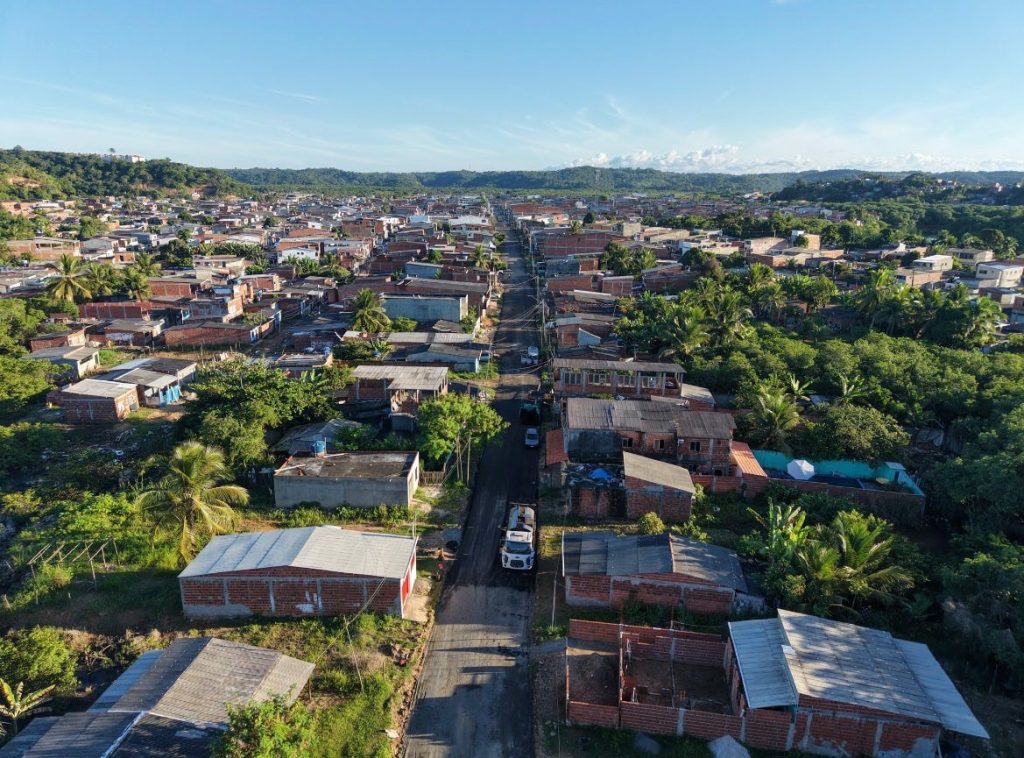 OBRA NA AVENIDA PAULO SOUTO GANHA PASSEIOS E AMPLIA ACESSIBILIDADE NO VILELA