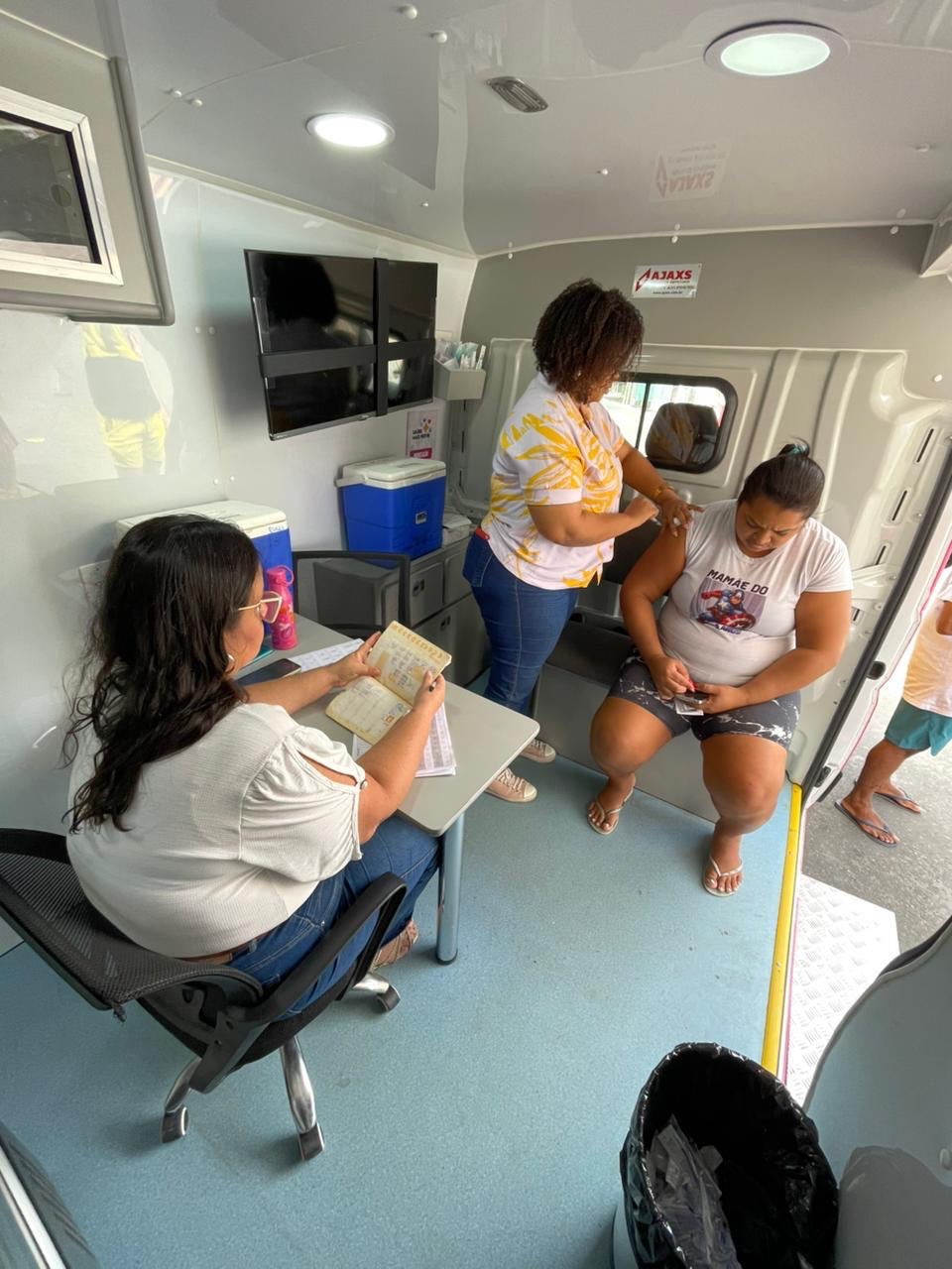 Prefeitura de Ilhéus amplia acesso à vacinação com ação itinerante em bairros da cidade