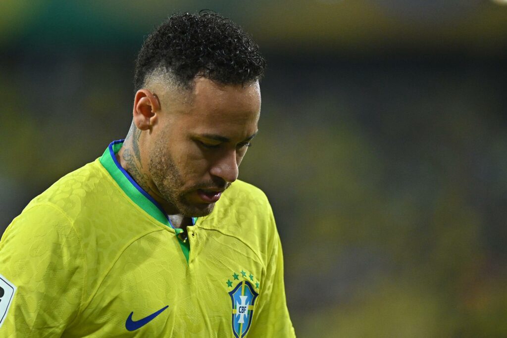 NEYMAR ESTÁ FORA DA ESTREIA DO BRASIL E DESFALCA SELEÇÃO CONTRA MARROCOS
