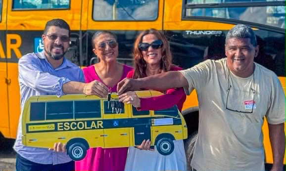 A educação de Itabela acaba de receber um ônibus escolar, fruto de emenda parlamentar da deputada estadual Soane Galvão.