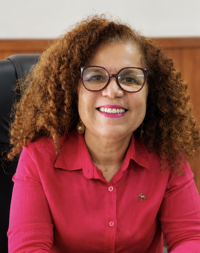 ENILDA MENDONÇA CELEBRA AVANÇO HISTÓRICO NO ABASTECIMENTO DE ÁGUA EM BANCO DO PEDRO E CASTELO NOVO