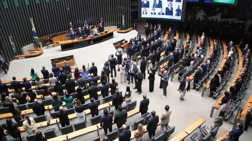GOVERNO LULA PAGA R$ 33,9 BILHÕES EM EMENDAS E BATE RECORDE EM ANO ELEITORAL