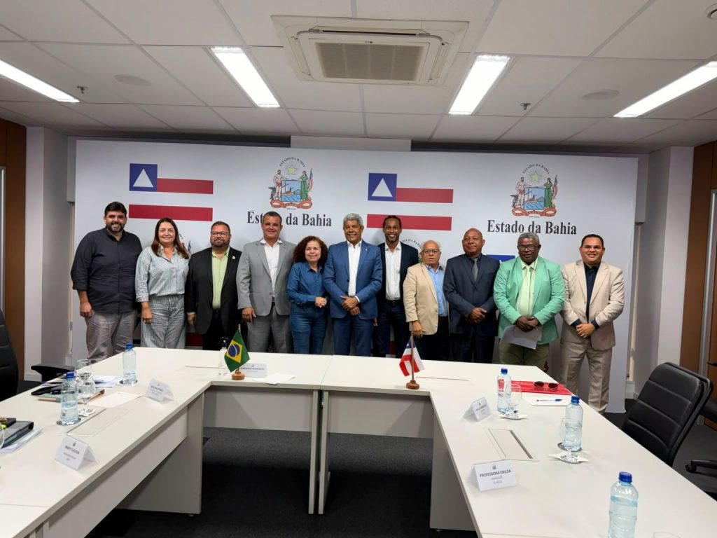 POLÍTICA: REUNIÃO DE VEREADORES DE ILHÉUS COM JERÔNIMO LEVANTA ESPECULAÇÕES SOBRE CENÁRIO DE 2026