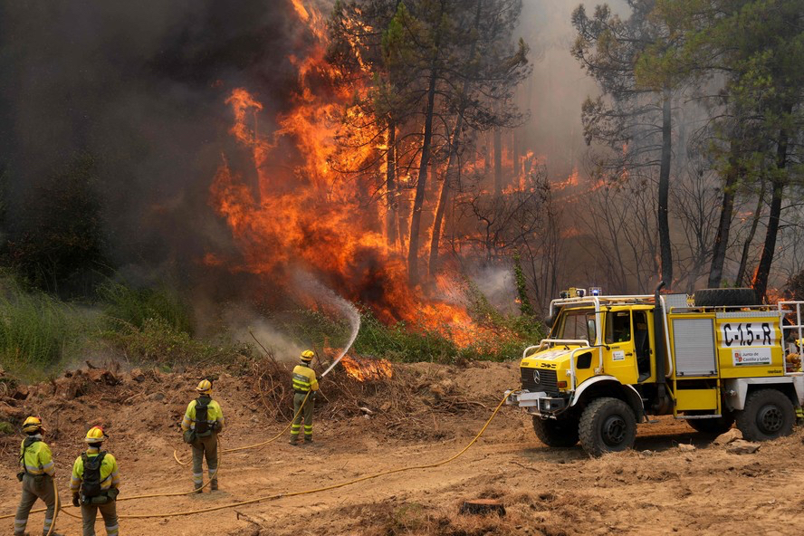 Incêndios avançam na Espanha e França; mais de 280 mil deixam suas casas