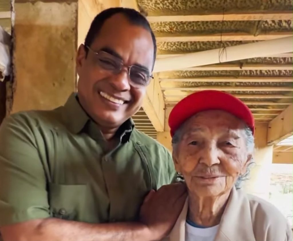 Moradia digna, democracia e desenvolvimento social pautam discurso de Magno Lavigne