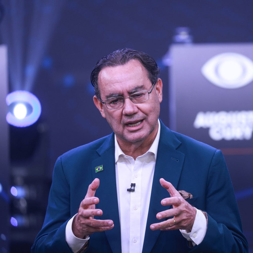AUGUSTO CURY DISPARA NAS REDES, ULTRAPASSA 10 MILHÕES DE SEGUIDORES E VIRA ALVO DE QUESTIONAMENTOS DE ADVERSÁRIOS