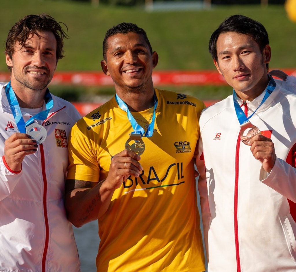 ISAQUIAS QUEIROZ VOLTA AO TOPO DO MUNDO E CONQUISTA O OURO NO C1 500M NA POLÔNIA