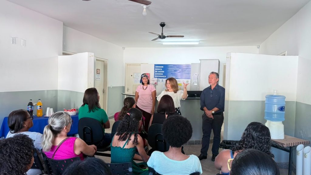 Médicos dão palestra sobre doenças hepáticas na UBS Avenida Esperança