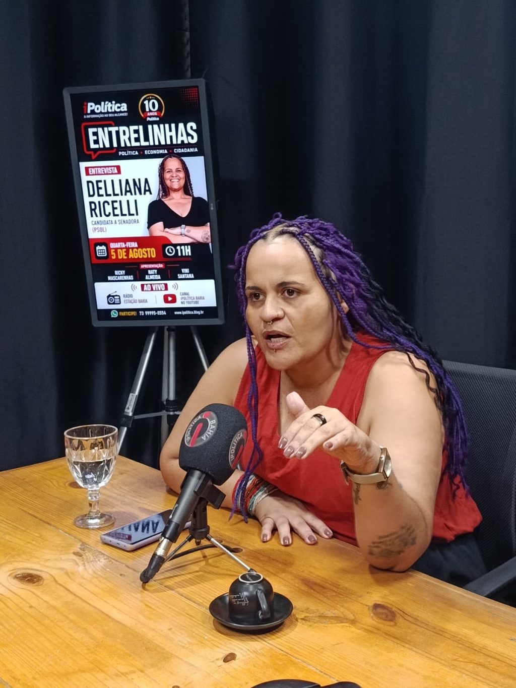 Única mulher candidata ao Senado pela Bahia, Delliana Ricelli (PSOL) critica “chapa de homens brancos” e defende protagonismo feminino na política