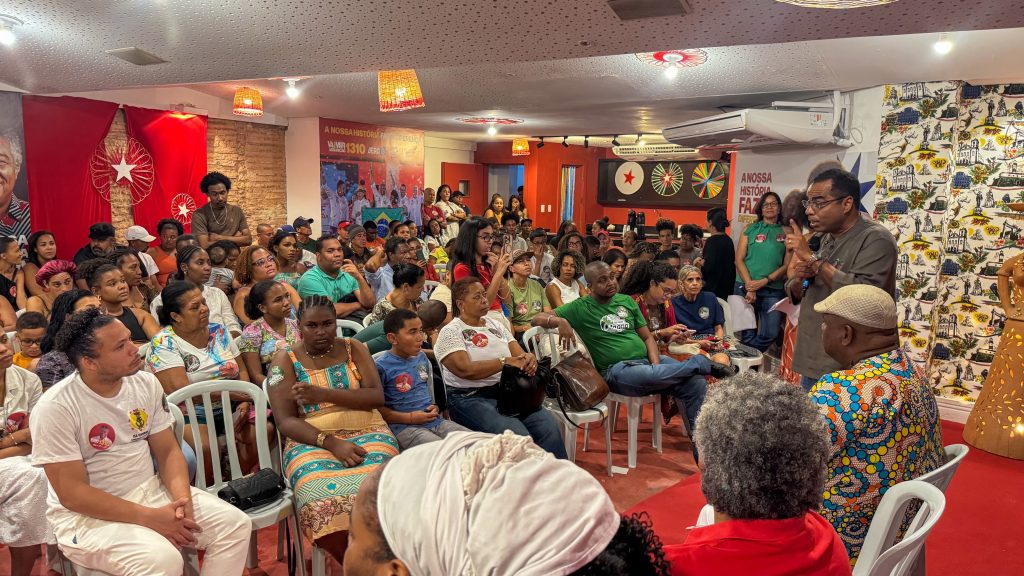 Plenária de Valmir Assunção e Magno Lavigne lota em Salvador