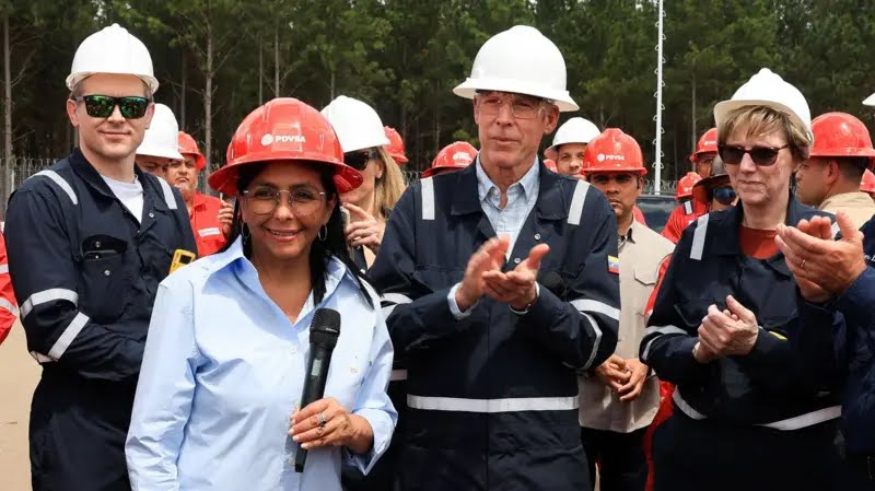 ACORDO DE TRUMP PARA ASSUMIR CONTROLE SOBRE PETRÓLEO DA VENEZUELA GERA CRÍTICAS E DÚVIDAS SOBRE SOBERANIA