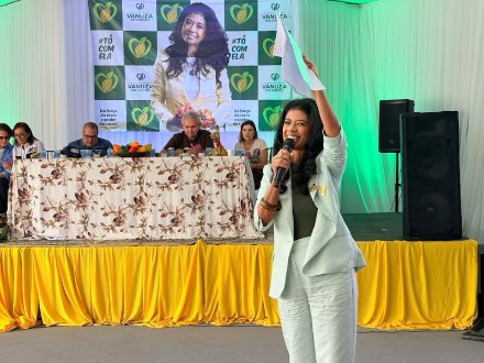 VANUZA DO CACAU LANÇA CANDIDATURA A DEPUTADA FEDERAL EM IPIAÚ COM DEFESA DA CACAUICULTURA COMO PRINCIPAL BANDEIRA