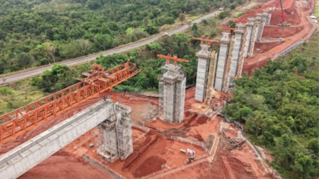 MEGAFÁBRICA DE CELULOSE AVANÇA COM FERROVIA DE R$ 2,4 BILHÕES PARA LIGAR MATO GROSSO DO SUL AO PORTO DE SANTOS