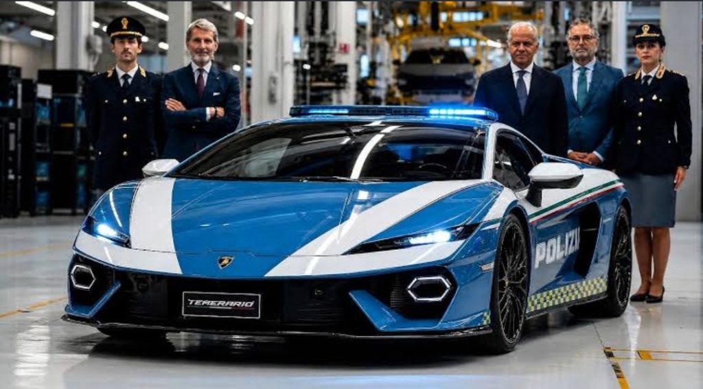 LAMBORGHINI TEMERARIO DE 920 CV VIRA VIATURA DA POLÍCIA ITALIANA PARA TRANSPORTE URGENTE DE ÓRGÃOS