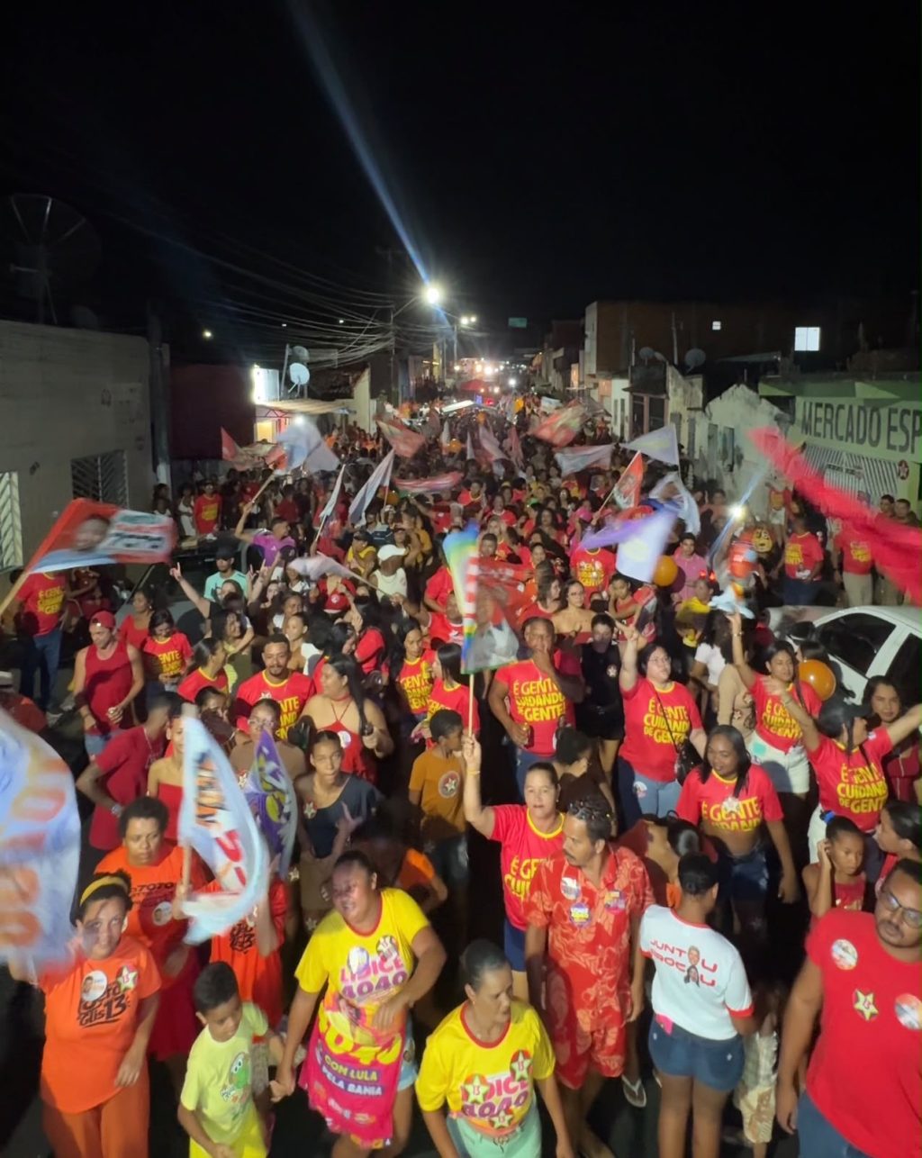 Em apoio a Jerônimo, Glis Dórea reúne multidão e mostra força política em Itapitanga