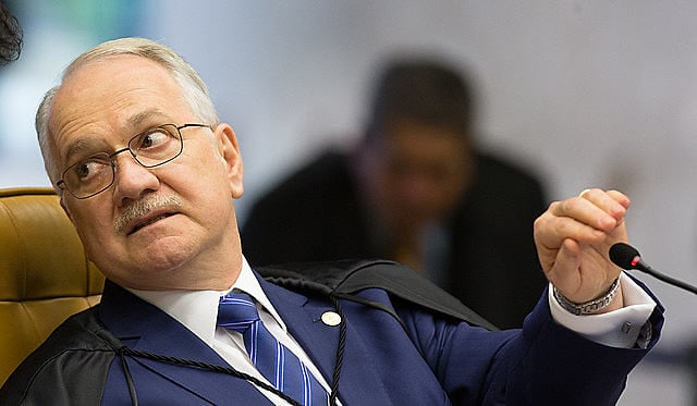 FACHIN ENFRENTA PRESSÃO PARA DECIDIR SE CRISE ENTRE MORAES E MENDONÇA CHEGARÁ AO PLENÁRIO DO STF