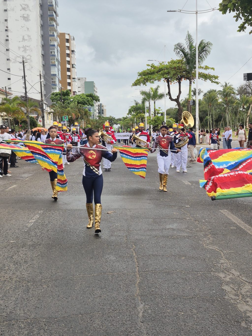 Com mais de 70 componentes, Banda Marcial depende de materiais e uniformes emprestados para representar Ilhéus