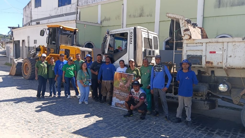 Prefeitura realiza ação de educação ambiental e limpeza urbana no Iguape