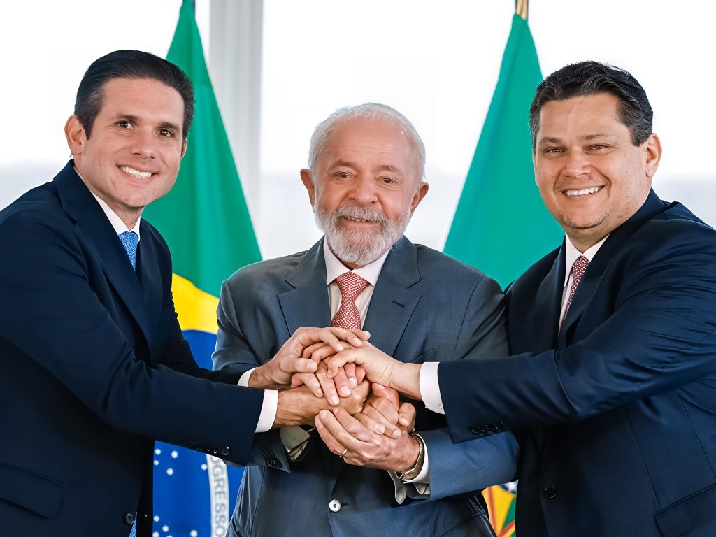 FLÁVIO BOLSONARO QUER VIRAR A MESA: MOTTA E ALCOLUMBRE PODEM PERDER O COMANDO DO CONGRESSO