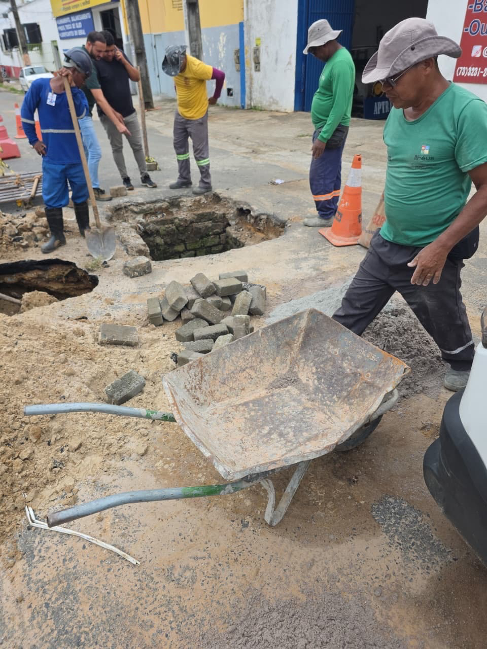 Prefeitura atua na recuperação de trecho da Rua Mário Alfredo