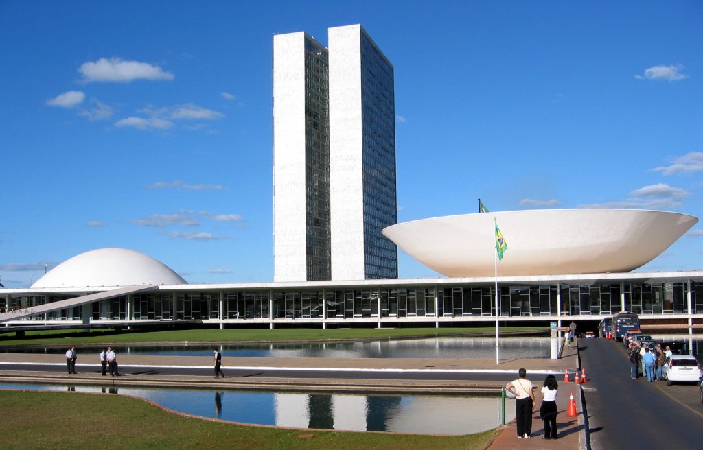 REFORMA TRIBUTÁRIA PODE LEVAR IMPOSTO SOBRE O CONSUMO A 30%, APONTAM ESTIMATIVAS